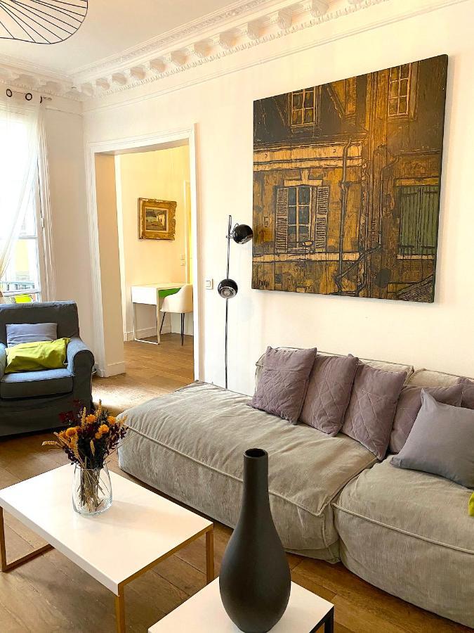 Real Parisian Apartment With 2 Bedrooms And Ac Bagian luar foto