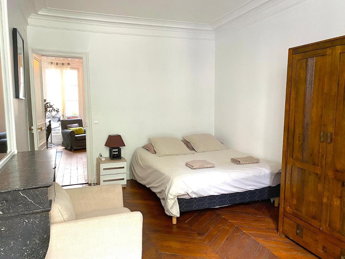 Real Parisian Apartment With 2 Bedrooms And Ac Bagian luar foto