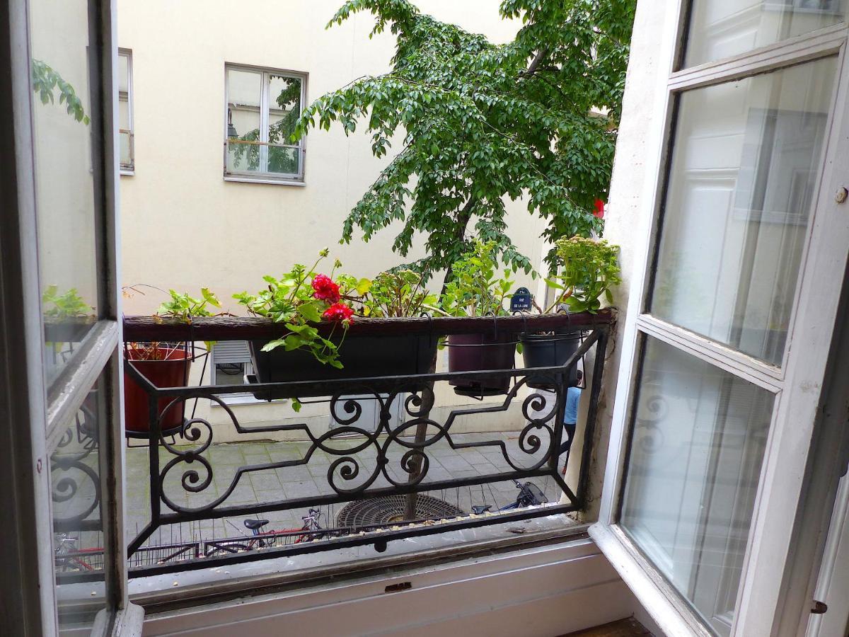 Real Parisian Apartment With 2 Bedrooms And Ac Bagian luar foto